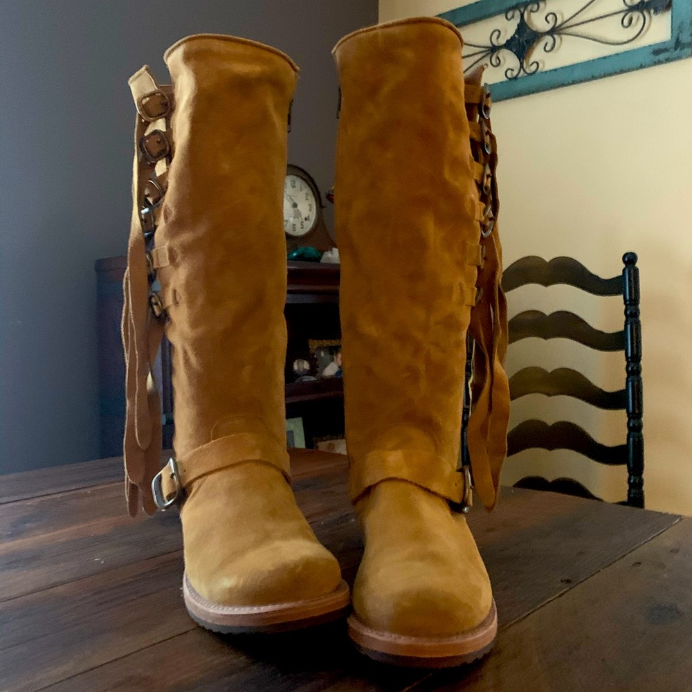 Frye Veronica Strap Fringe Tall. Size 9
